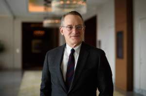 Imagem da matéria: Veterano dos investimentos Howard Marks recua e muda de posição sobre o Bitcoin