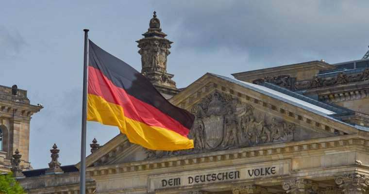 Imagem da matéria: Lei vai permitir que bancos da Alemanha vendam e guardem criptomoedas