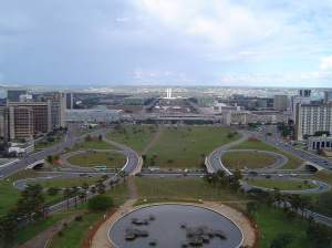 Imagem da matéria: Corretoras e Empresas Brasileiras de Criptomoedas Criam 'Sindicatos' Rivais para Negociar com Brasília