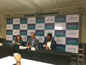 Imagem da matéria: CVM e ABCB discutem regulação que dê segurança a investidores de Bitcoin e criptomoedas no Brasil