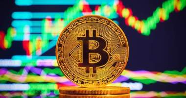 Imagem da matéria: Bitcoin atinge “cruz de ouro” semanal pela primeira vez na história; entenda