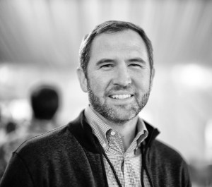 Imagem da matéria: CEO da Ripple Aposta Contra Bitcoin: "Não Será a Criptomoeda Global"