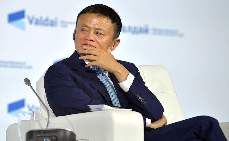 Imagem da matéria: CEO da Alibaba, Jack Ma, Investe em Blockchain e Chama Bitcoin de Bolha