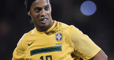 Imagem da matéria: Ronaldinho passa de investigado a testemunha na CPI das Pirâmides Financeiras