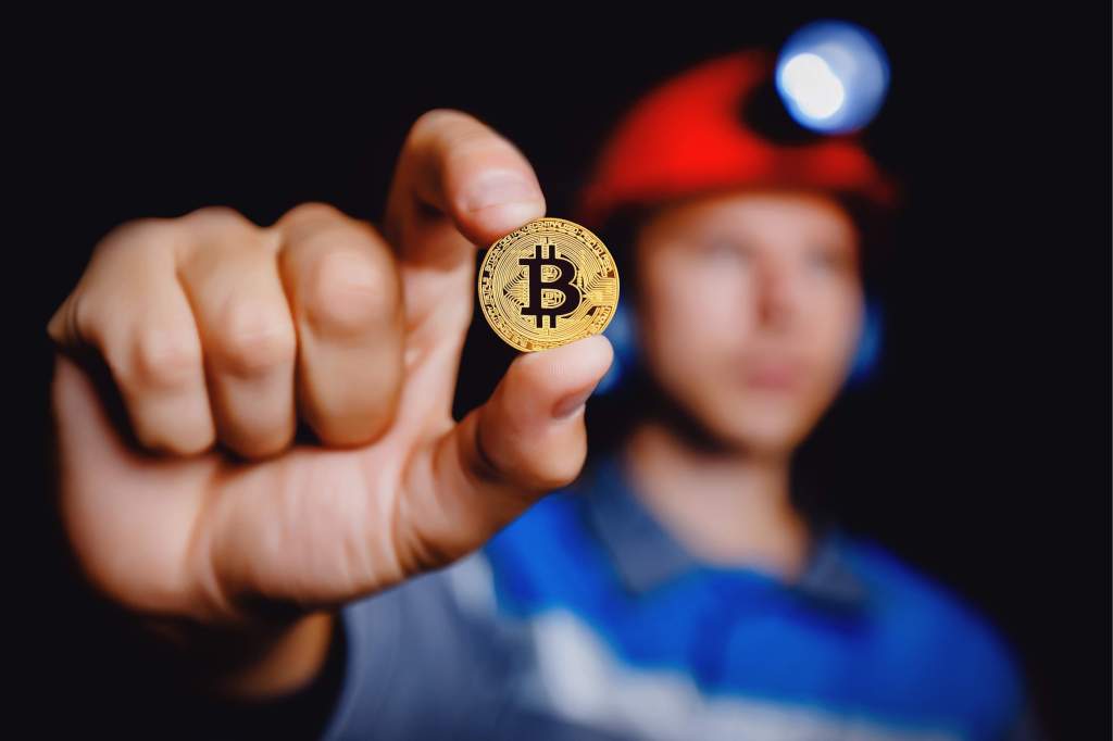 Imagem da matéria: Um Bitcoin custa US$ 1.567 para minerar, diz empresa de mineração de criptomoedas