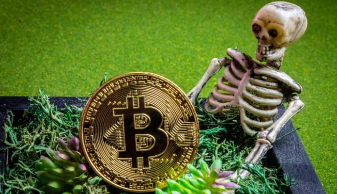 Imagem da matéria: Bitcoin continua em forte queda; criptomoedas caem mais de 30%