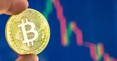 Imagem da matéria: Bitcoin opera em queda e criptomoedas renovam mínima anual