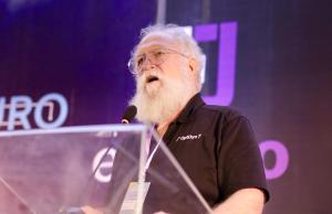 Imagem da matéria: Bitconf Summer 2018: Maddog afirma que grandes empresas comercializam dados de brasileiros disponibilizados em nuvens