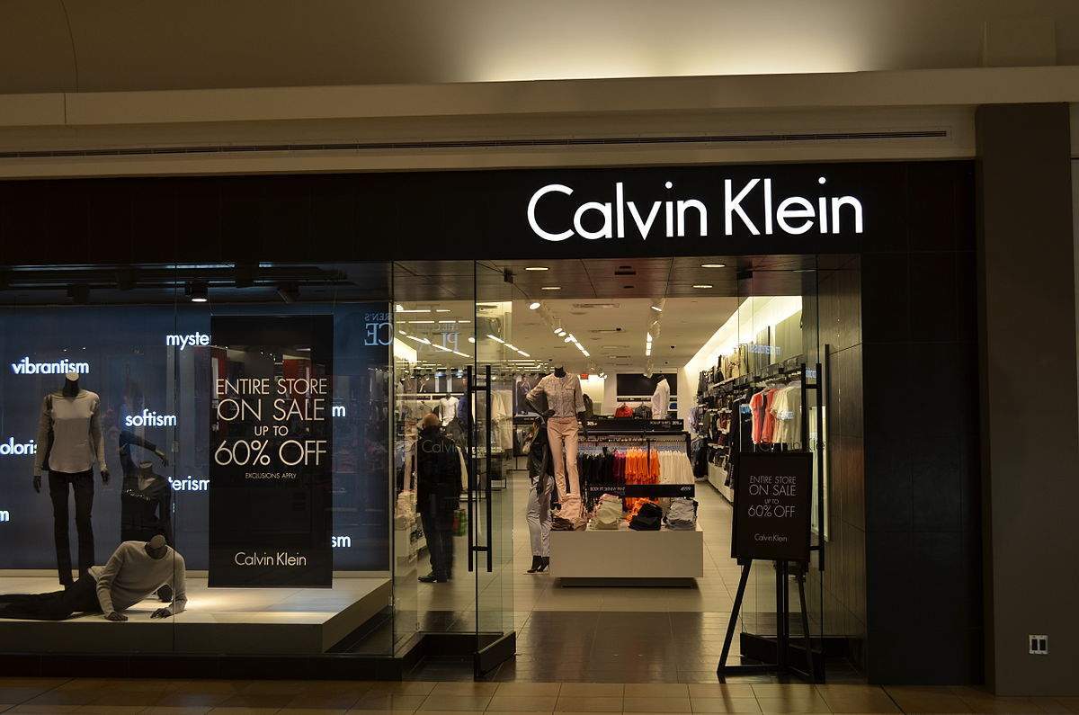 Em parceria com a Foxbit, lojas da Calvin Klein vão aceitar