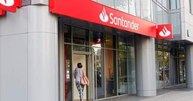 Imagem da matéria: Santander avisa por telefone que encerrou conta de corretora brasileira de bitcoin
