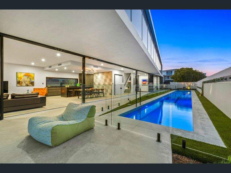 Imagem da matéria: Binance e empresa de leilão vão vender mansão em Bitcoin e Binance Coin