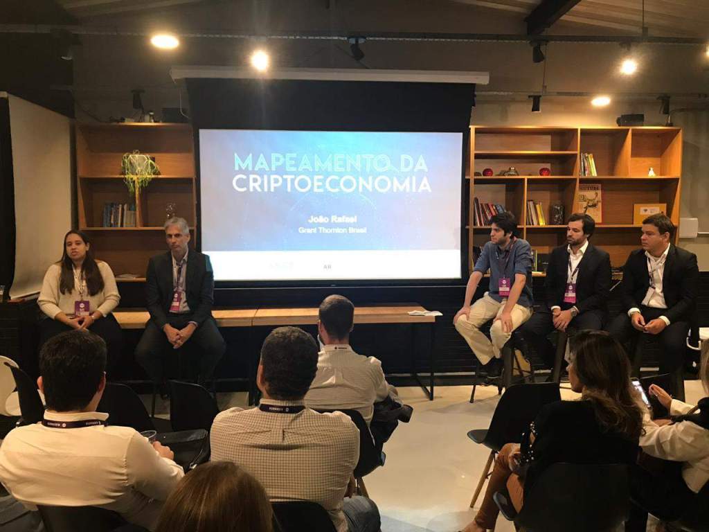 Imagem da matéria: Associações brasileiras de criptomoedas fecham parceria com empresa de auditoria