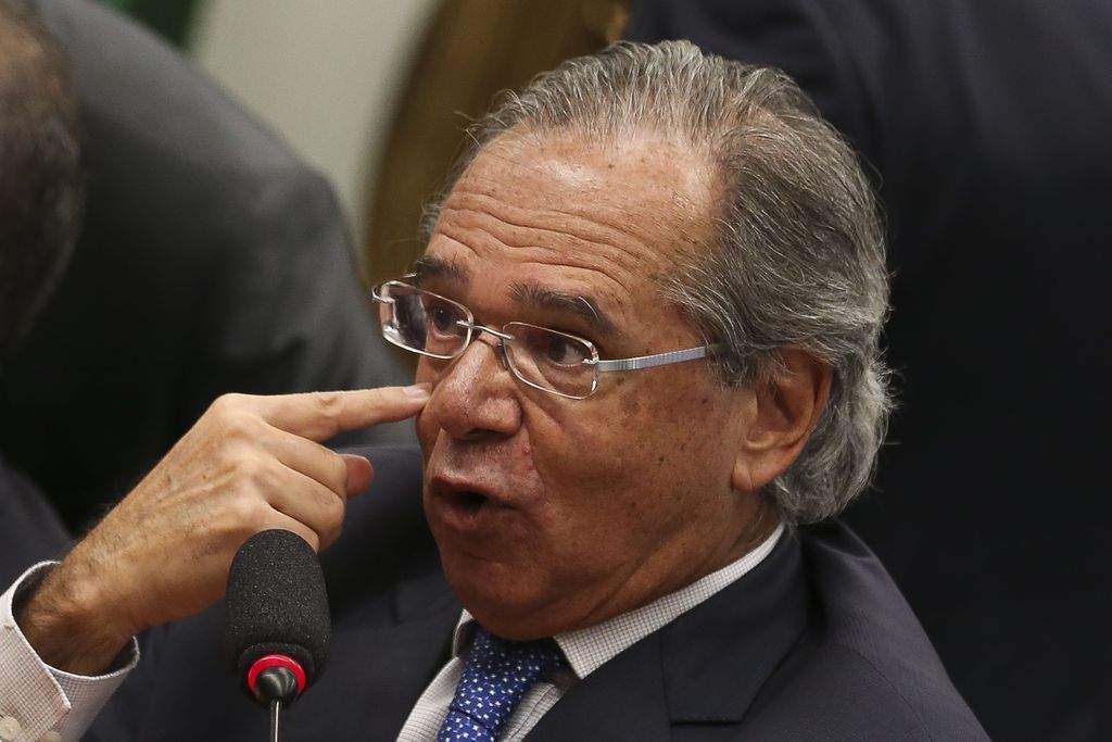 Imagem da matéria: Paulo Guedes estuda imposto sobre transações em aplicativos de celular e internet banking