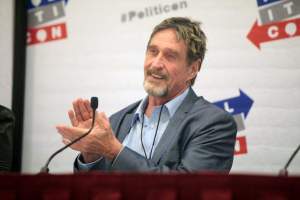 Imagem da matéria: John McAfee é indiciado por fraude e acusações de lavagem de dinheiro