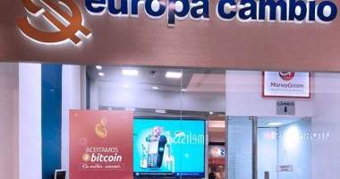Imagem da matéria: Casa de câmbio em shopping do Rio de Janeiro passa a trocar bitcoin por dólar