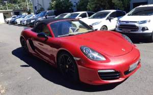 Imagem da matéria: Cliente de banco recebe R$ 18 milhões por engano, compra Porsche e é investigado