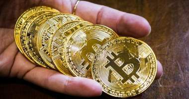 Imagem da matéria: Investir em Bitcoin é seguro? Entenda os riscos de mercado e da tecnologia
