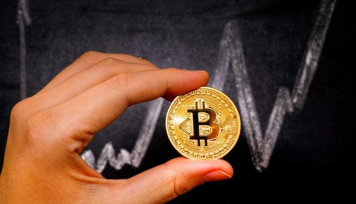 Imagem da matéria: Bitcoin perto dos US$ 12.000. Como explicar essa alta?