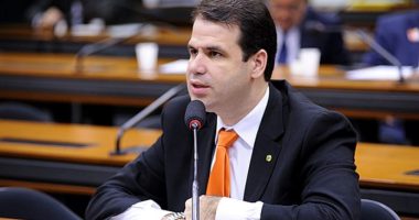 Imagem da matéria: Deputado que quer CPI das criptomoedas convoca Ronaldinho Gaúcho para audiência