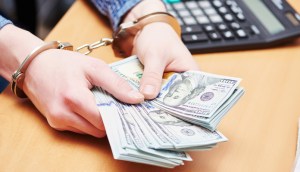 Imagem da matéria: Entre Bitcoin, carros de luxo, imóveis e dólares, bens apreendidos da Unick Forex somam R$ 253 milhões