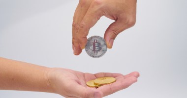 Imagem da matéria: Três maneiras infalíveis de não ficar rico com bitcoin e criptomoedas em 2020