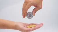 Imagem da matéria: Três maneiras infalíveis de não ficar rico com bitcoin e criptomoedas em 2020