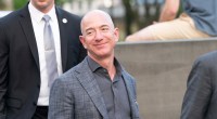 Imagem da matéria: Jeff Bezos deixará o cargo de CEO da Amazon em 2021