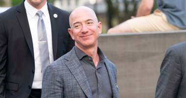 Imagem da matéria: Jeff Bezos deixará o cargo de CEO da Amazon em 2021