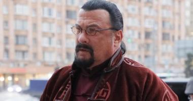 Imagem da matéria: SEC multa Steven Seagal em R$ 1,5 milhão por promover criptomoeda e omitir valores