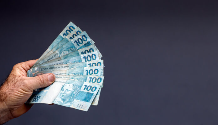 Imagem da matéria: Investir em Real ainda pode valer a pena mesmo com alta do dólar, diz Financial Times