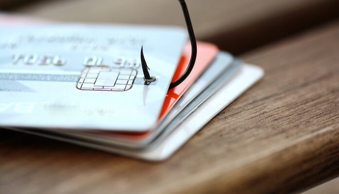 Federação dos Bancos alerta para golpe da troca de cartões durante o Carnaval