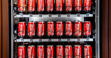 Imagem da matéria: Centenas de máquinas da Coca-Cola na Nova Zelândia e Austrália agora aceitam bitcoin