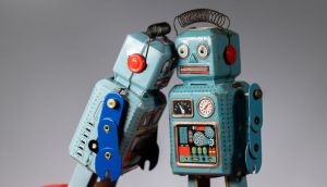 Imagem da matéria: Pirâmide da Espanha Arbistar encerra suposto robô de arbitragem e dá calote em 120 mil pessoas