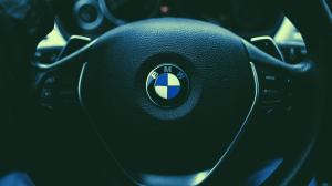 Imagem da matéria: Influencers de investimentos sorteiam BMW para bombar no Instagram e não entregam carro