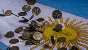 Imagem da matéria: Emissão de pesos aumenta na Argentina e pode agravar a  desvalorização da moeda