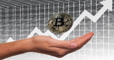 Imagem da matéria: Usuário paga R$ 13,4 mil em taxas para mover 4 bitcoins