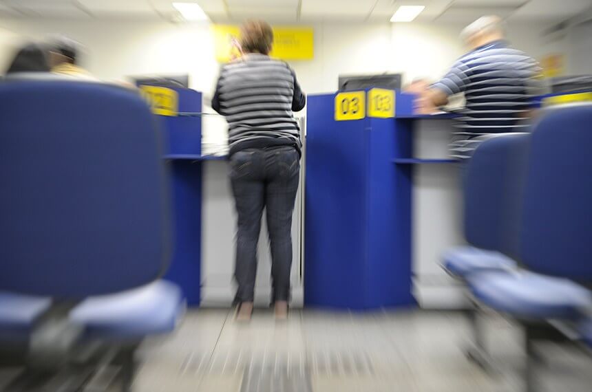 Imagem da matéria: MP autoriza bancos a dispensar exigências para liberar empréstimos