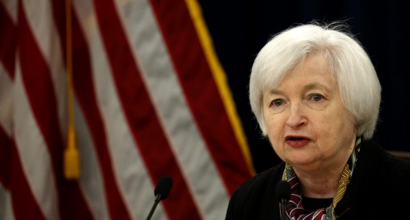 Imagem da matéria: Secretária do Tesouro dos EUA afirma que juros podem subir e bitcoin cai