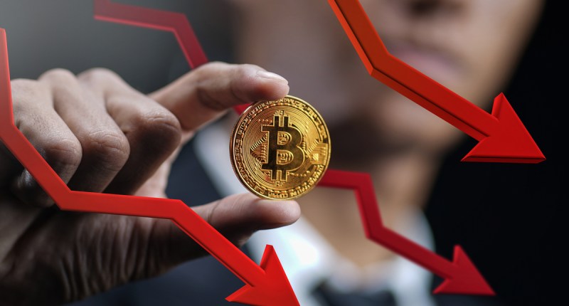 Imagem da matéria: Queda do bitcoin causa liquidação de US$ 2,4 bilhões de traders em 24 horas