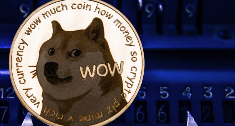 Imagem da matéria: Dogecoin sobe 30% e bate recorde de preço após ser listada em nova corretora