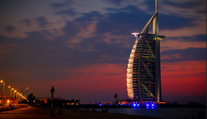 Imagem da matéria: Falsa criptomoeda de Dubai valoriza 1.000% e governo faz alerta: “É golpe”
