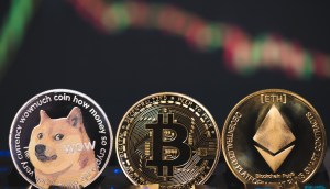 Imagem da matéria: Bitcoin (BTC) e Ethereum (ETH) operam em queda nesta quinta; Dogecoin (DOGE) sobe