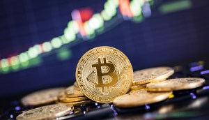 Imagem da matéria: Após tombo, Bitcoin (BTC) se recupera e volta a ser negociado acima dos US$ 34 mil