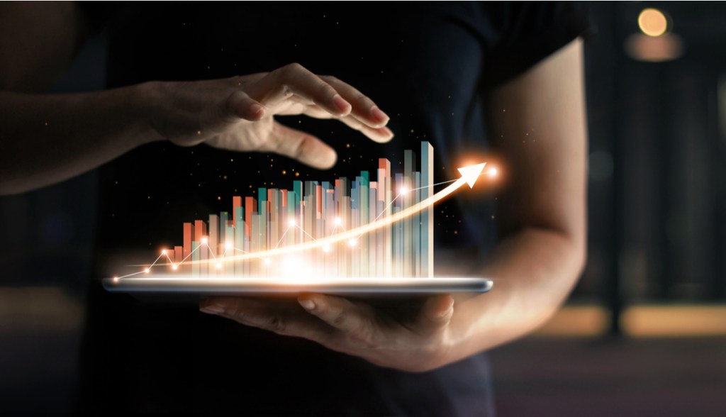 Imagem da matéria: Ethereum (ETH), Dogecoin (DOGE) e XRP têm forte alta nesta segunda; Axie Infinity (AXS) cai