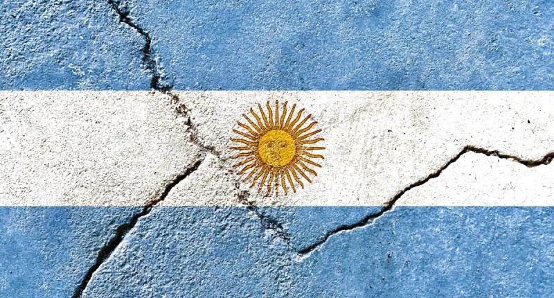 Imagem da matéria: Corretoras de criptomoedas estão sob pressão da Receita Federal na Argentina, afirma site