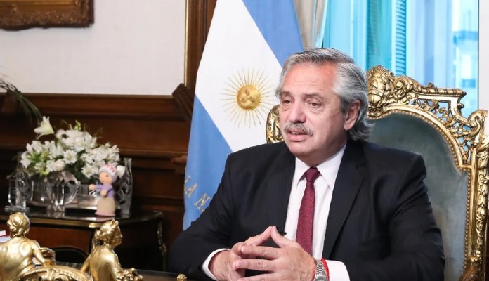Imagem da matéria: "Criptomoedas podem ajudar no controle da inflação", diz presidente da Argentina