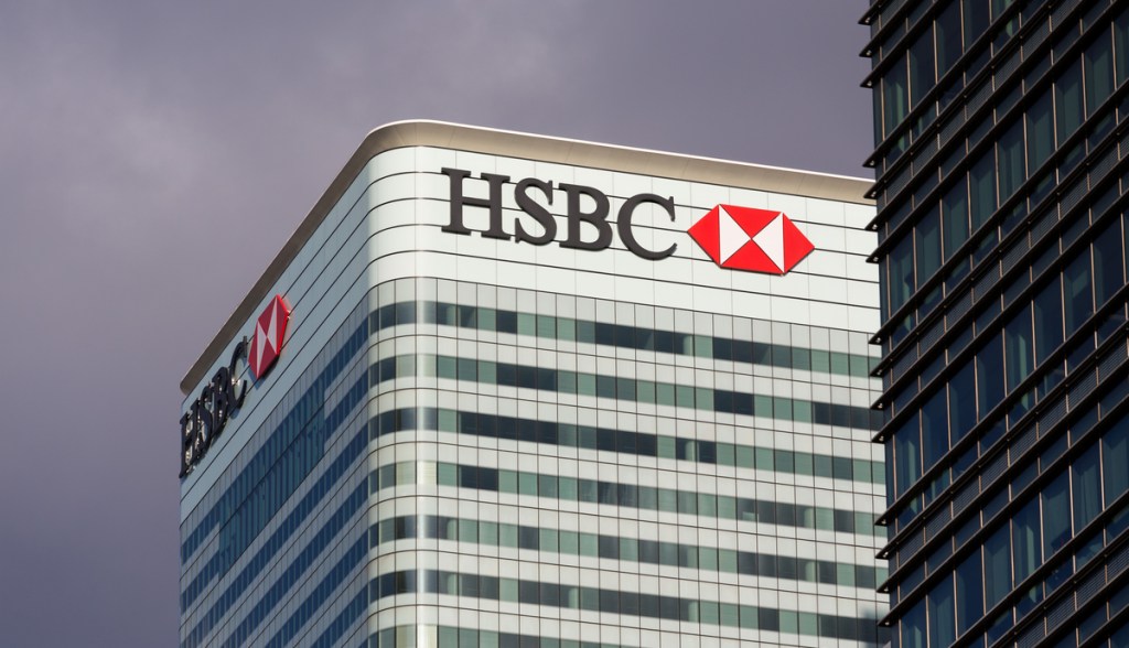 Imagem da matéria: Após Santander, banco HSBC do Reino Unido suspende depósitos por cartão de crédito para Binance