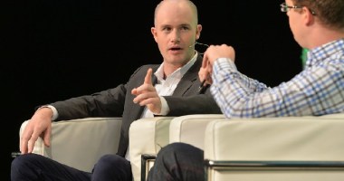 Imagem da matéria: Reguladores ameaçam processar corretora Coinbase e CEO se revolta: “Intimidação"