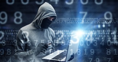 Imagem da matéria: FBI rastreia e prende na Polônia hacker que pediu US$ 70 milhões em bitcoin em ataque