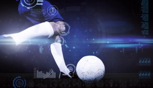 Imagem inferior de jogador prestes a chutar a bola